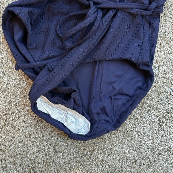 NWT Andie “The Belmar” Navy Eyelet One Piece, Size 10 - Picture 13 of 13